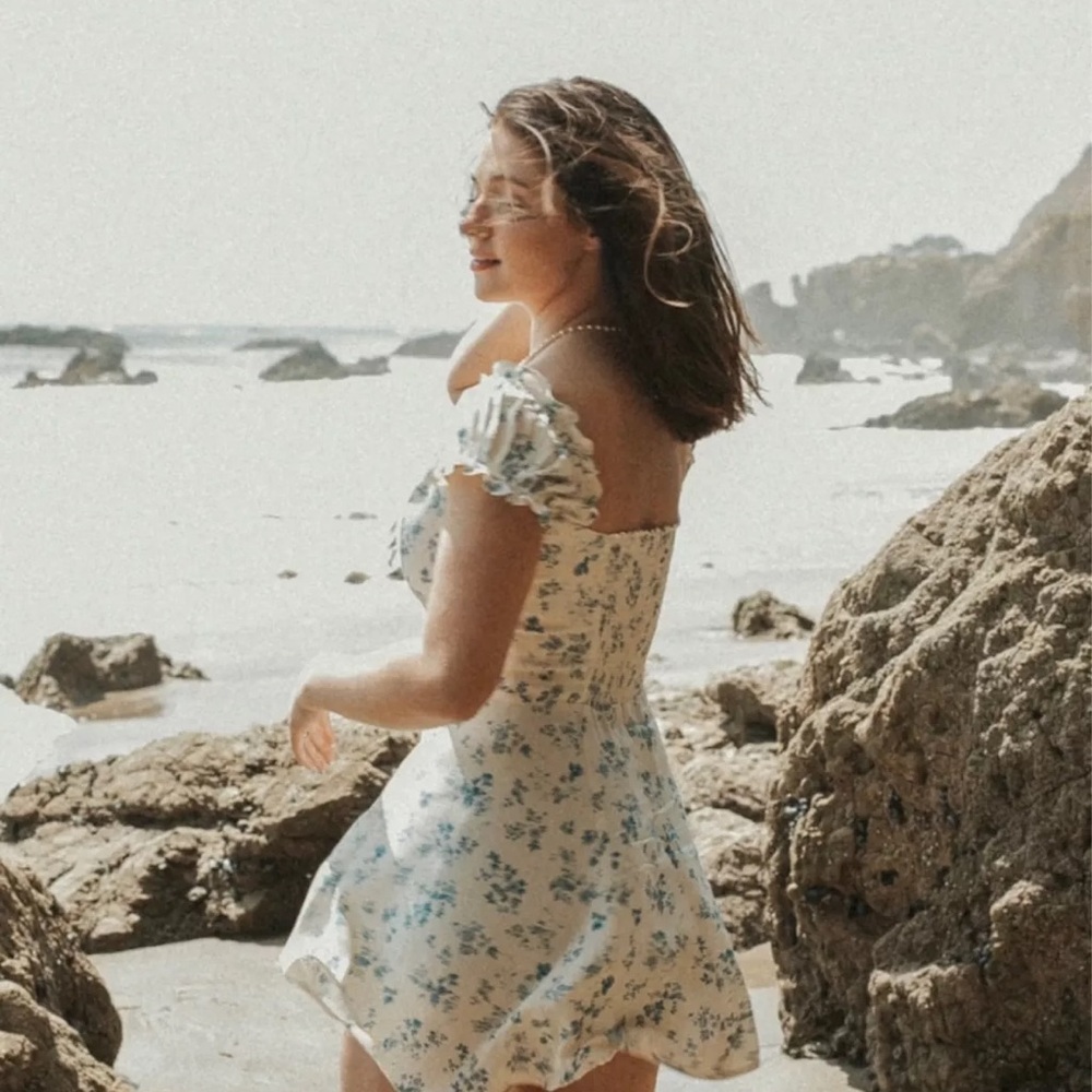 Reformation Pacey Dress in Lula - Picture 8 of 9